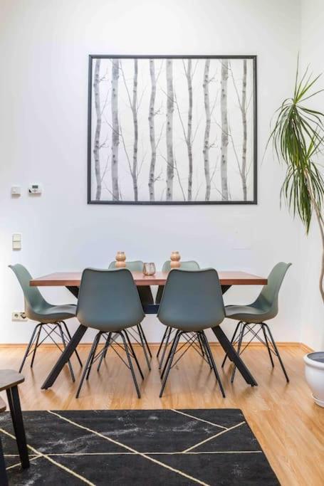 Modern Colonial Style, Central, Rooftop, Bbq 维也纳 外观 照片